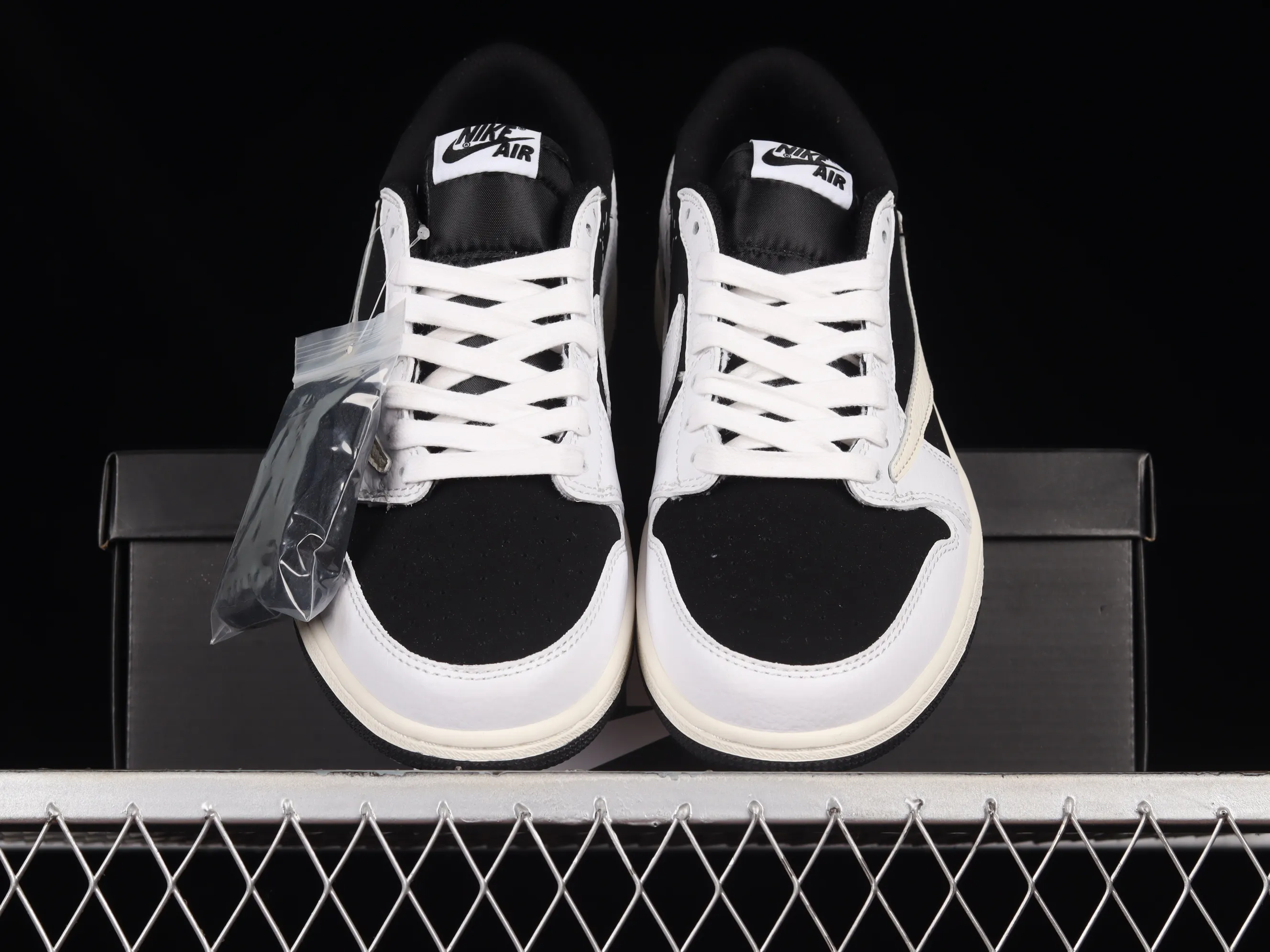 All Categories Air Jordan Jordan Series Basketball Shoes Air Jordan 1 Low Travis Scott x Air Jordan 1 Low AJ1 Joe 1 Overhook Low Basketball Shoes DM7866-180